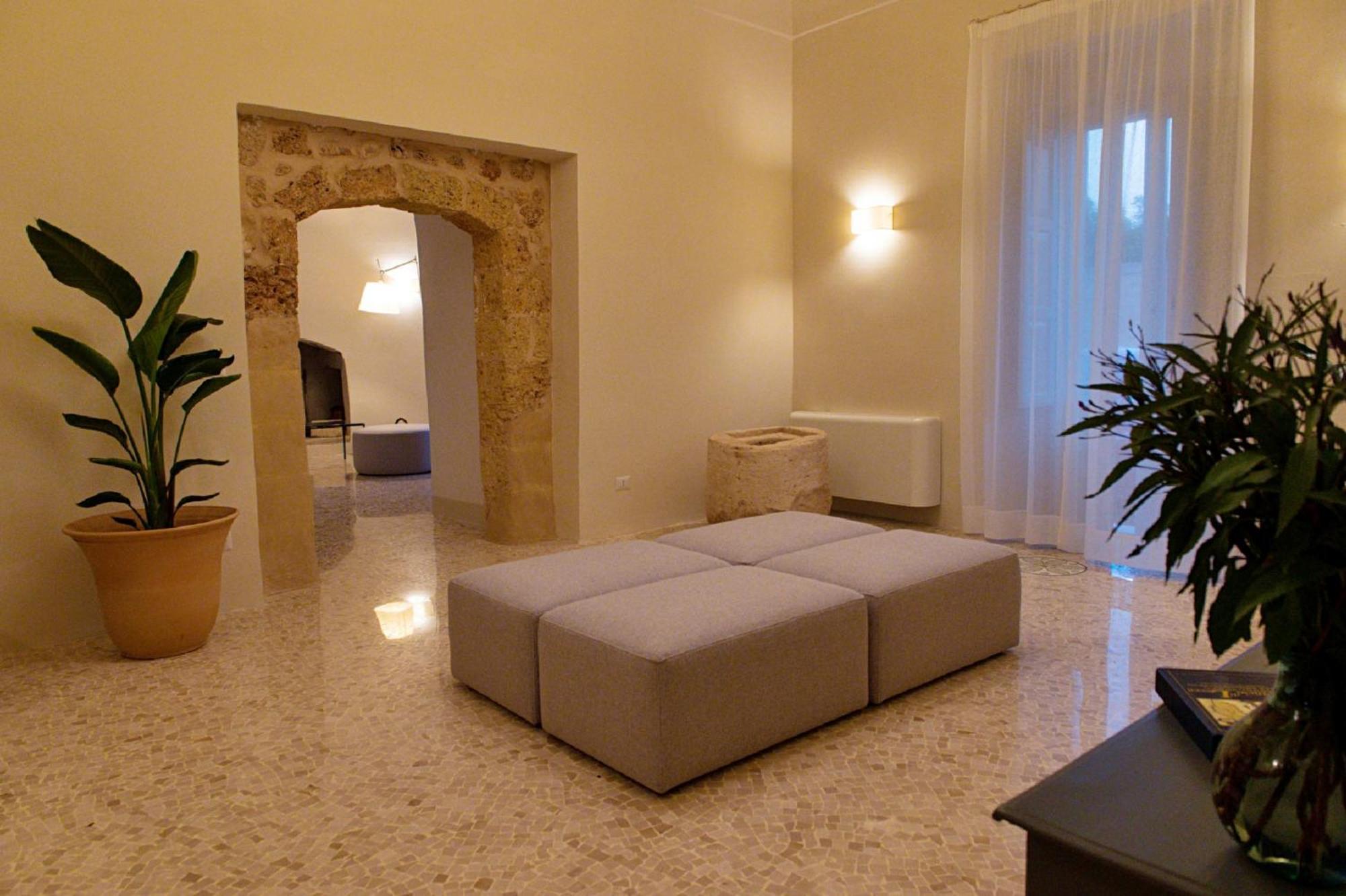 Hotel Palazzo Pati Tiggiano Exterior foto